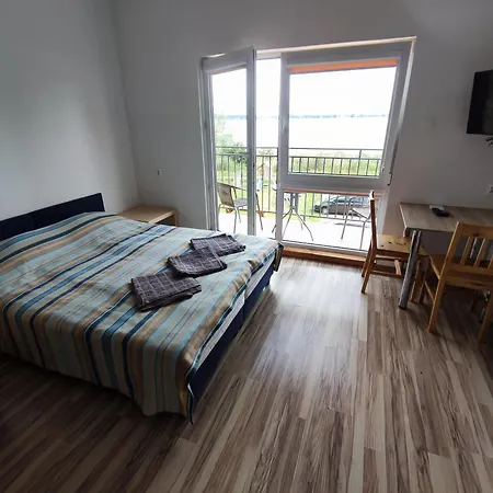 Apartment Europa I Goscinne Uniescie
