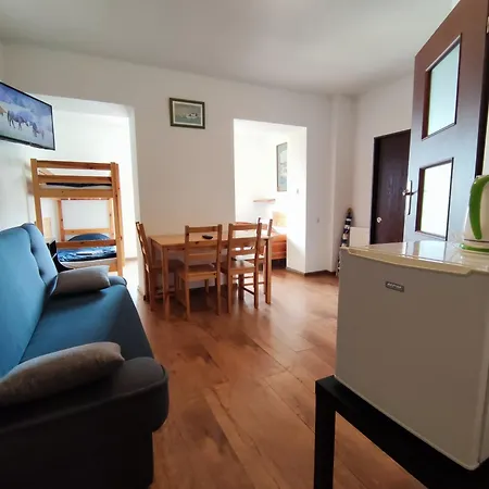 Europa I Goscinne Apartment Uniescie