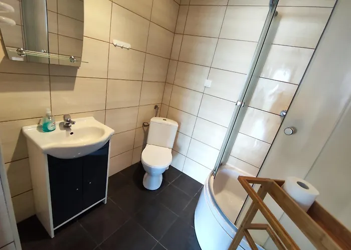 Europa I Goscinne Apartamento Unieście